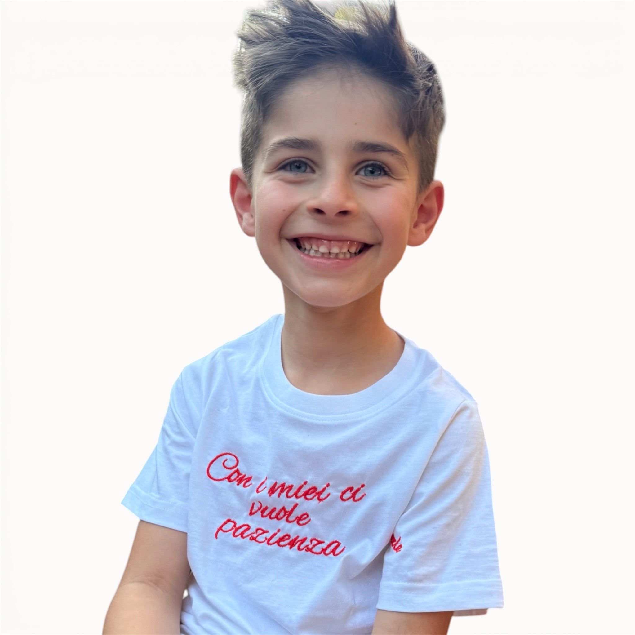 Maglia bimbo “Con i miei ci vuole pazienza” ricamata🤍