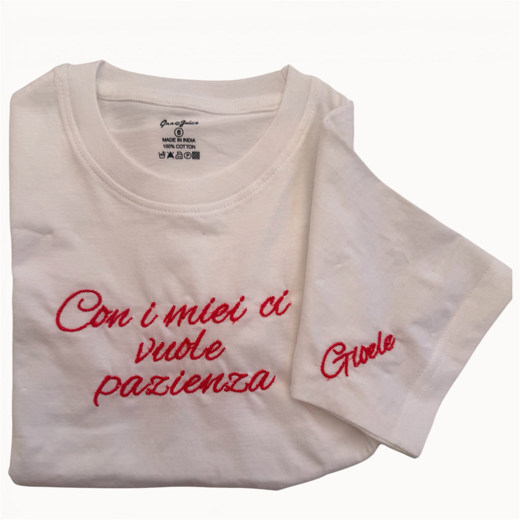 Maglia bimbo “Con i miei ci vuole pazienza” ricamata🤍